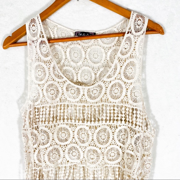 See through crochet fringed crop top - Picture 3 of 5
